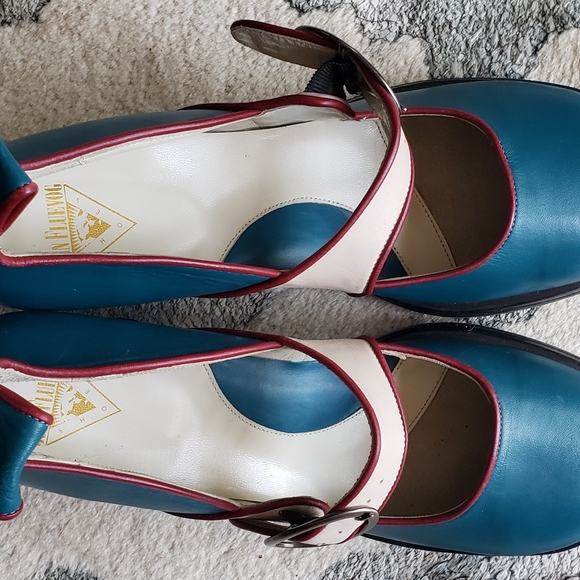 Fluevog Mary Janes Teal and Cream Heels - Picture 4 of 6